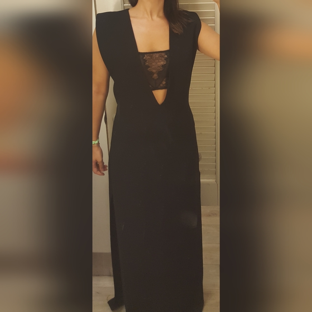 BCBG Black Plunge Neck Sleeveless Cocktail Gown - Picture 3 of 12